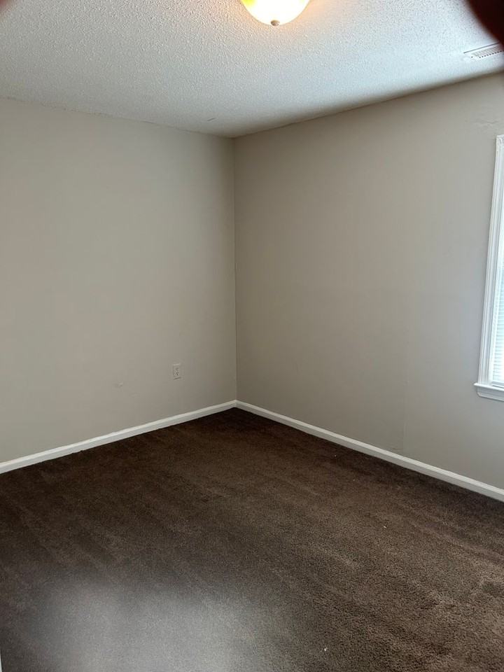 1711 Windsor Dr - Photo 7 of 7