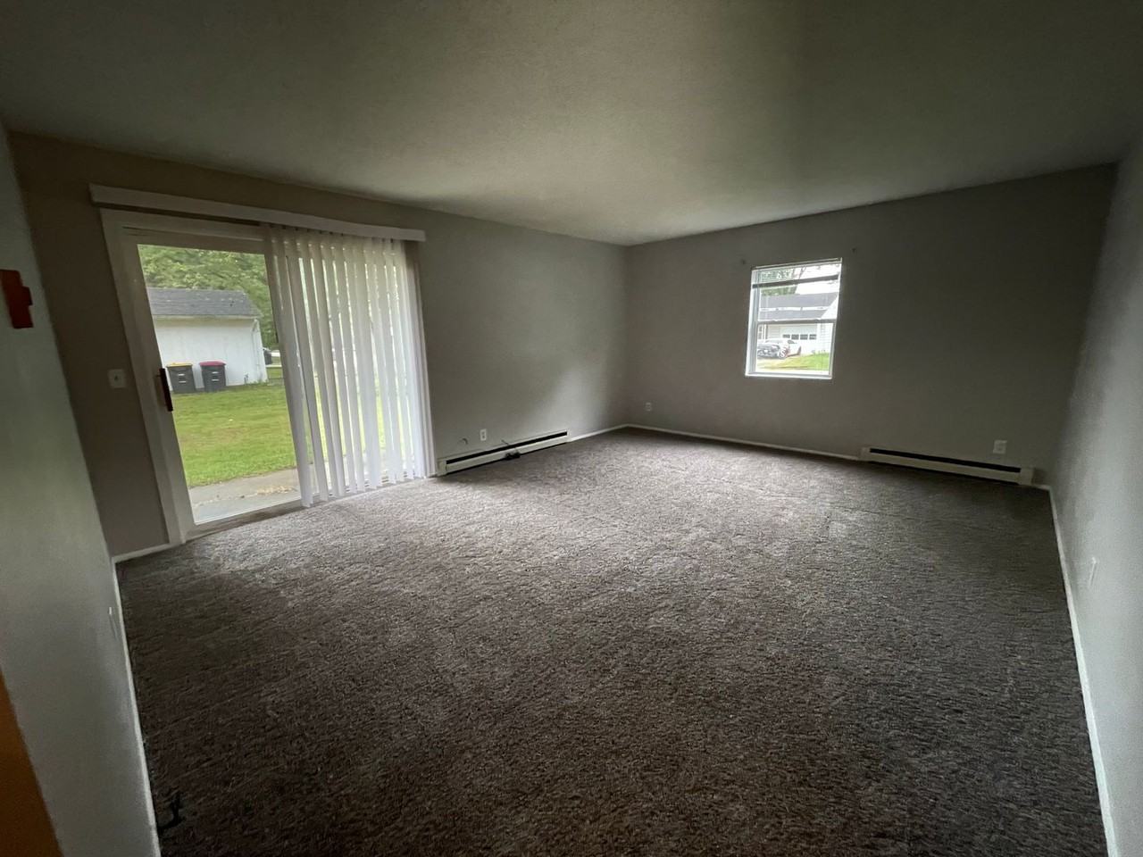 912 Tally Ho Dr - Photo 2 of 13