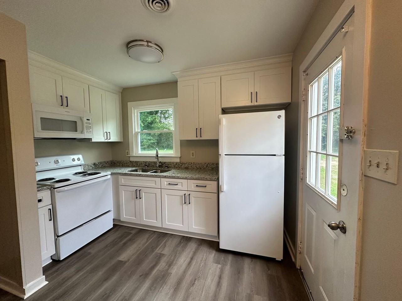 7454 Bellehaven Dr - Photo 2 of 7
