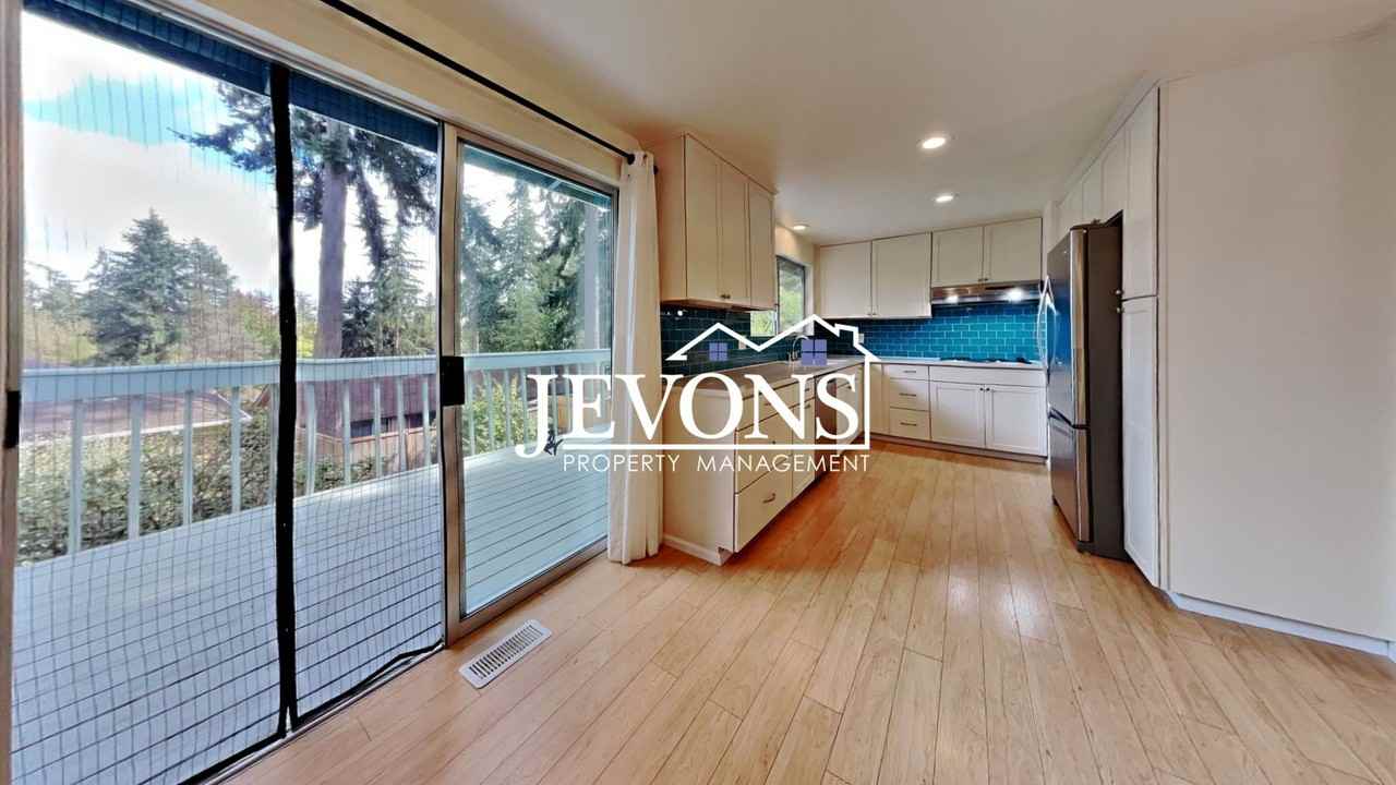 16610 Se 24th St - Photo 6 of 50