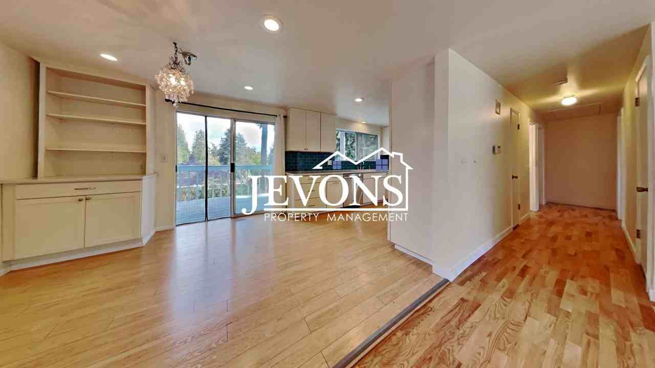 16610 Se 24th St - Photo 7 of 50