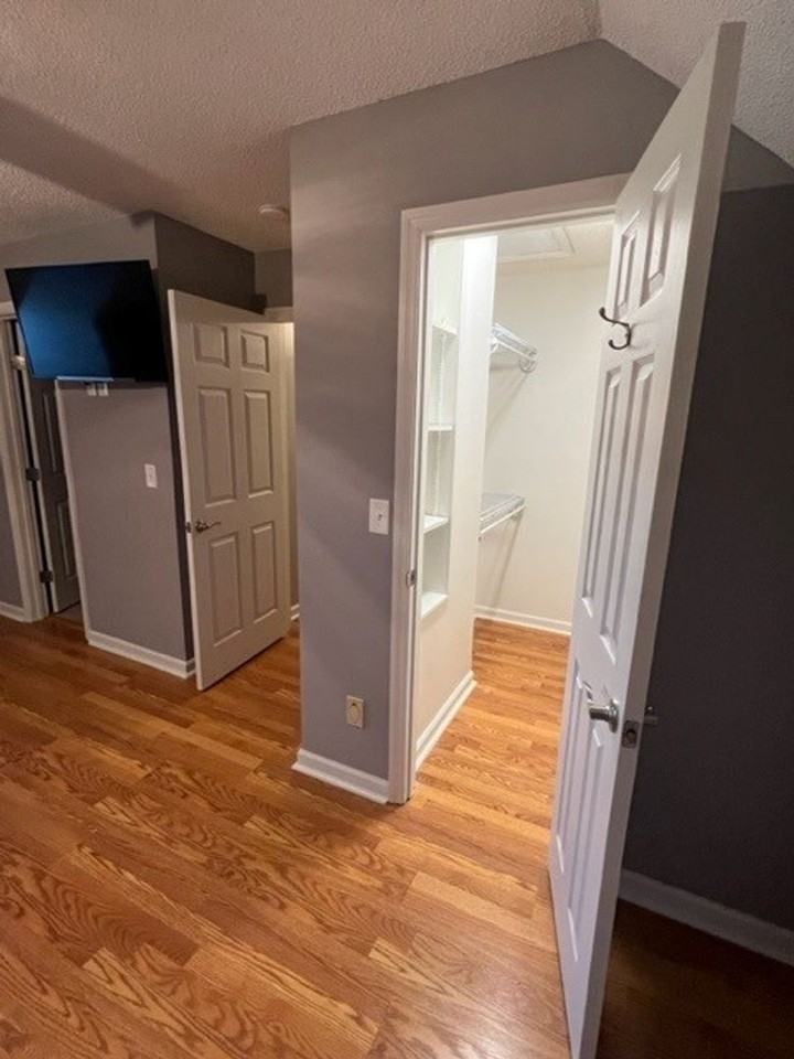 301 Cambridgeshire Ct - Photo 2 of 18