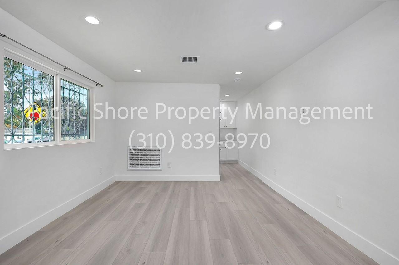 696 San Juan Ave - Photo 5 of 22