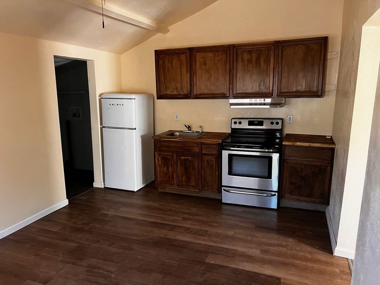 250 Garfield St - Photo 2 of 14