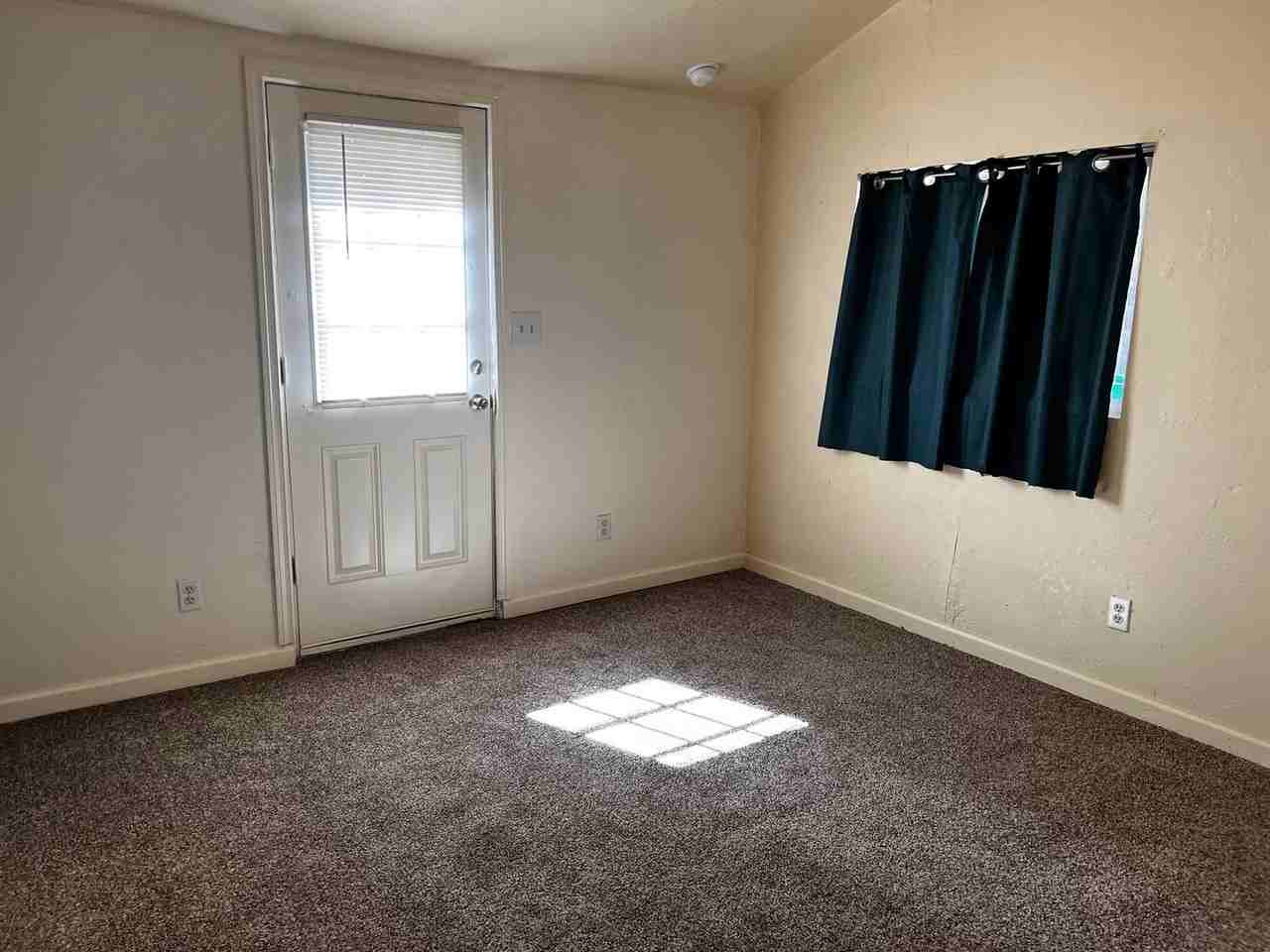 250 Garfield St - Photo 7 of 14