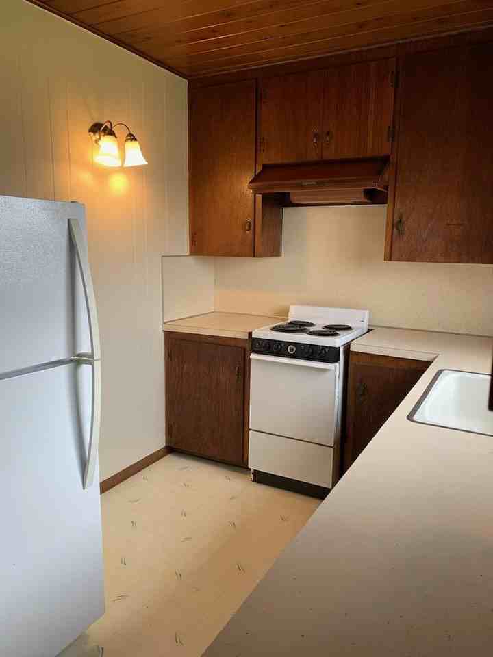 1622 A St - Photo 3 of 9