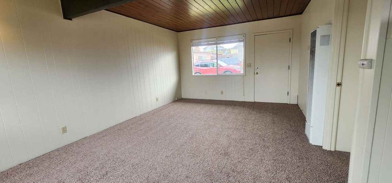 1622 A St - Photo 6 of 9