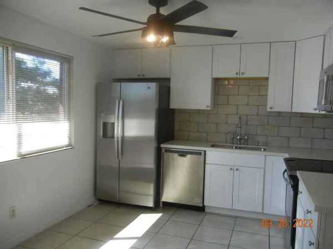 1438 Hover St - Photo 4 of 10
