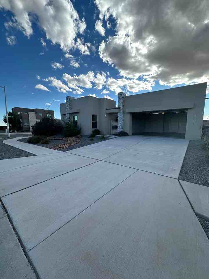 7901 Teaberry Rd Nw - Photo 3 of 43