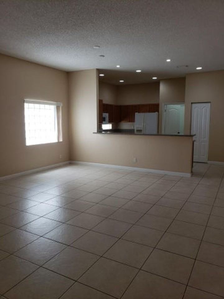 114 Canterbury Pl - Photo 2 of 10