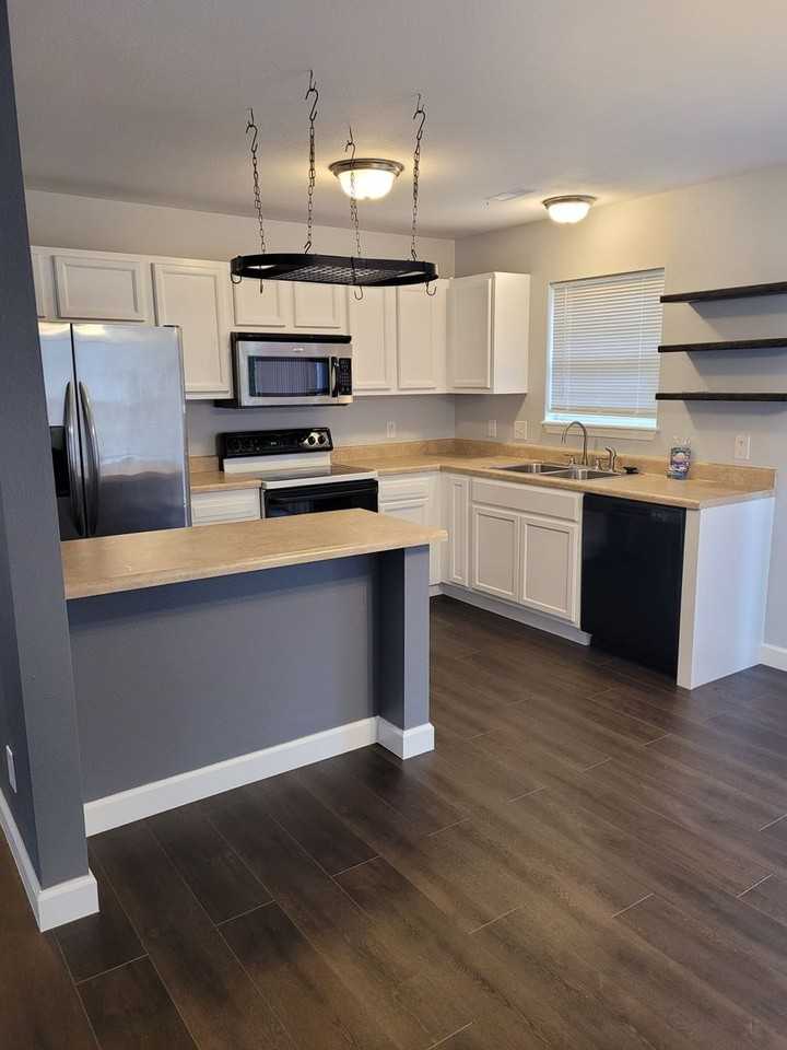 114 Valley Way - Photo 3 of 23