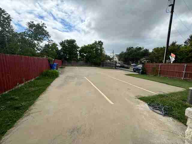 1901 S 17th St - Photo 3 of 26