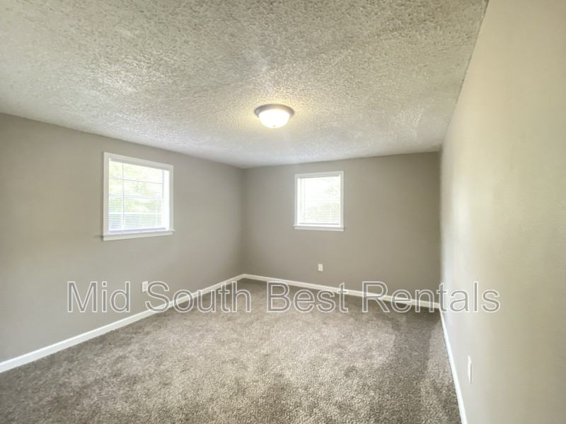 1521 Valmar Street - Photo 6 of 12