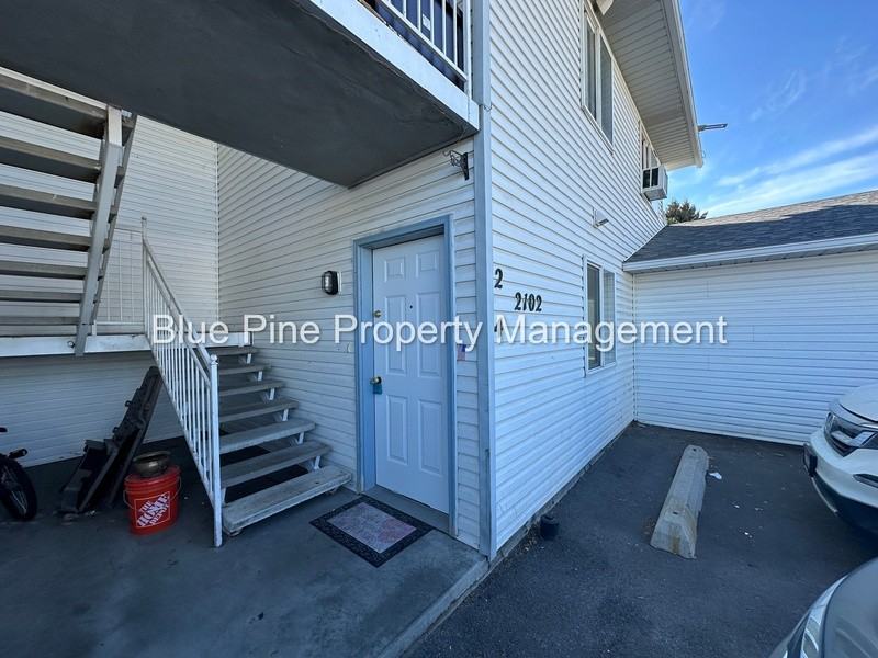 2102 Stace St #4 - Photo 2 of 12