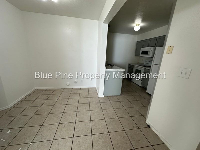 2102 Stace St #4 - Photo 6 of 12