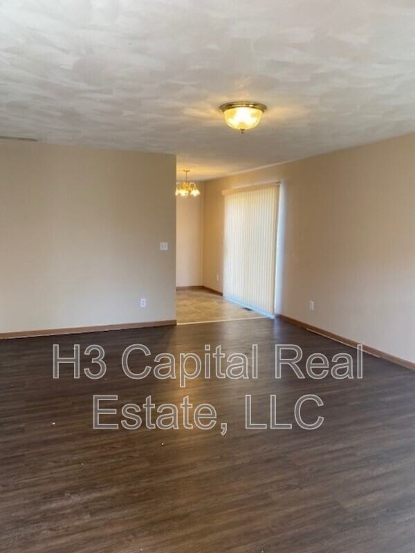 538 N Monroe St #1 - Photo 2 of 9
