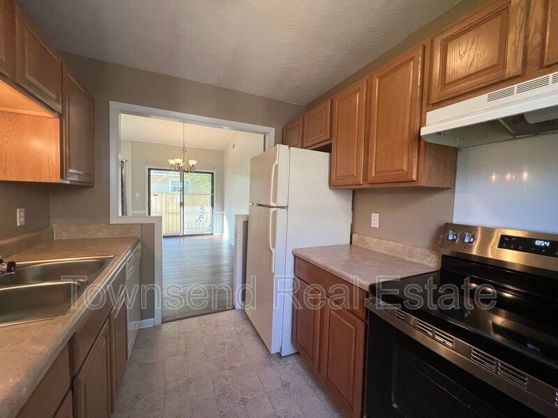 6951 Timberwood Dr - Photo 3 of 9