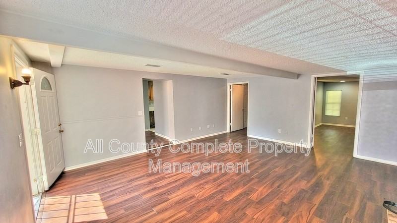 10610 Ithaca Dr - Photo 4 of 19