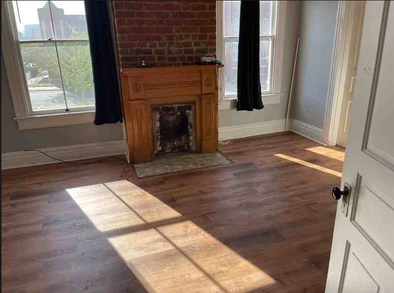 2208 Venable St - Photo 2 of 8