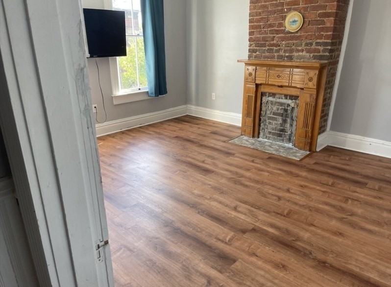 2208 Venable St - Photo 3 of 8