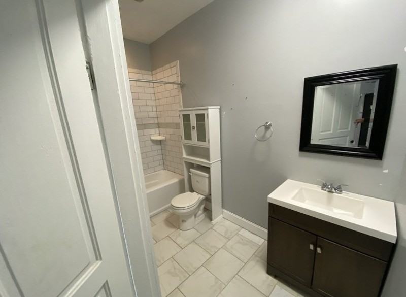2208 Venable St - Photo 5 of 8