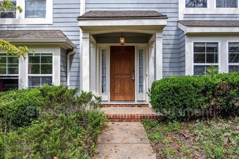 3203 Gateway Cir - Photo 2 of 28