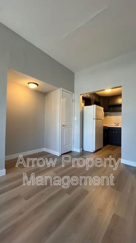 1645 E St #1 - Photo 2 of 10