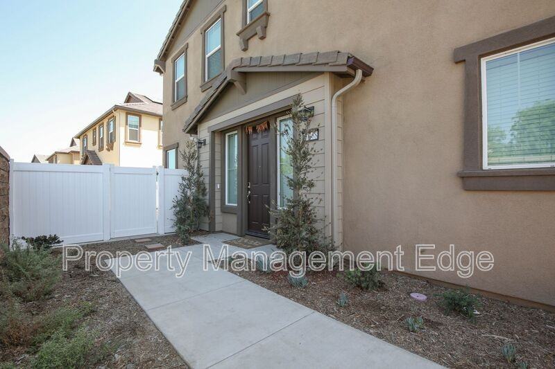 40268 Birchfield Dr - Photo 2 of 20