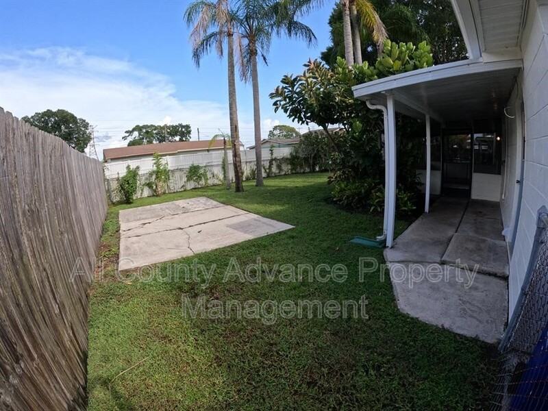 311 Shore Dr E - Photo 2 of 25