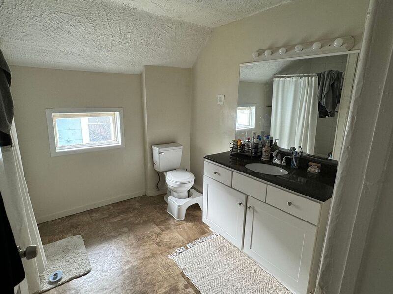 106 Cottage St - Photo 3 of 8