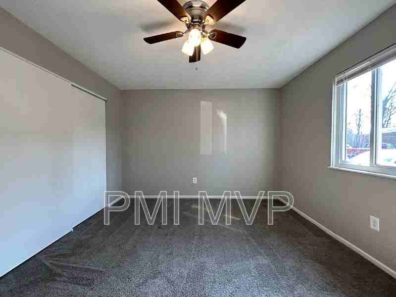 912 S Spring Rd - Photo 2 of 11