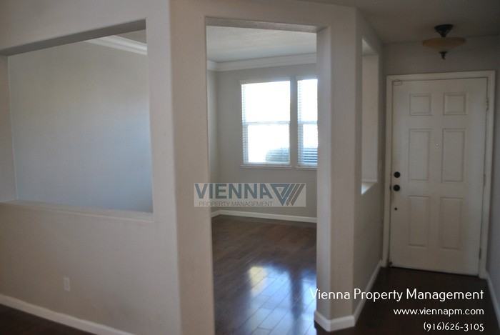 2803 Cardinal Dr - Photo 3 of 37
