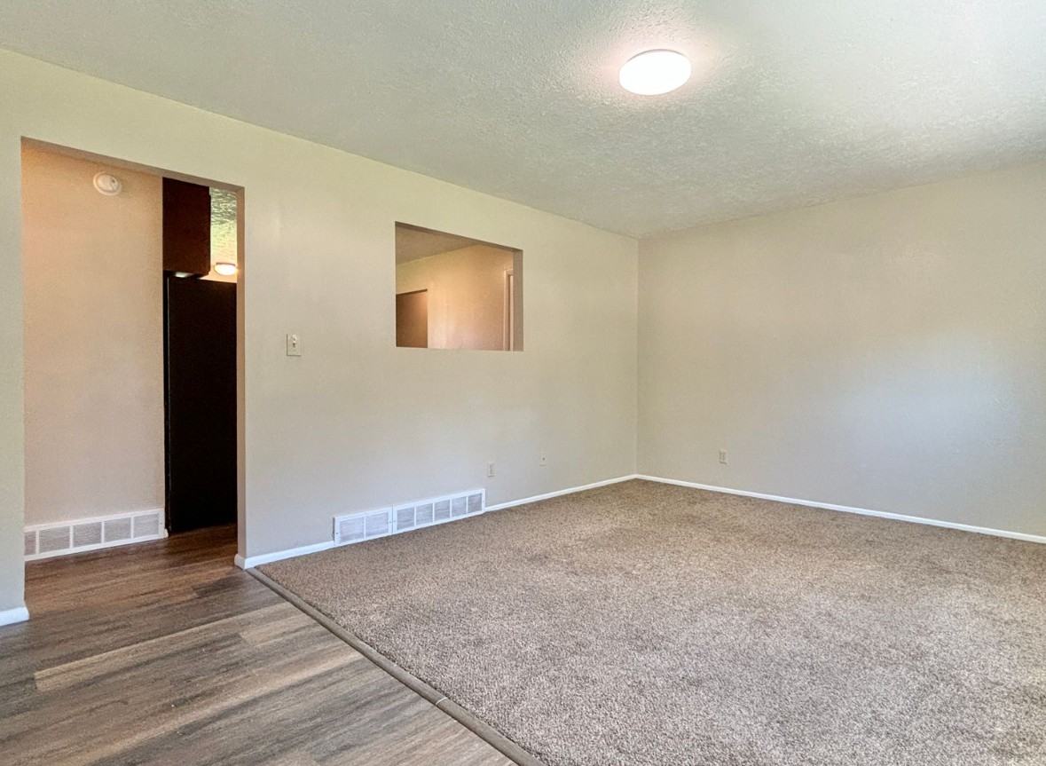 3025 E Little Cottonwood Rd #1 - Photo 3 of 17