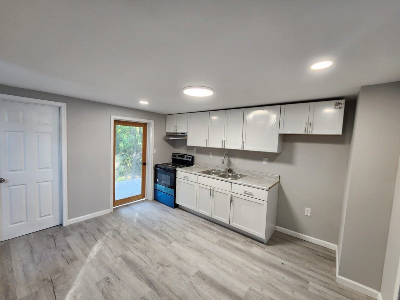 1324 Spruce St #1 - Photo 2 of 18