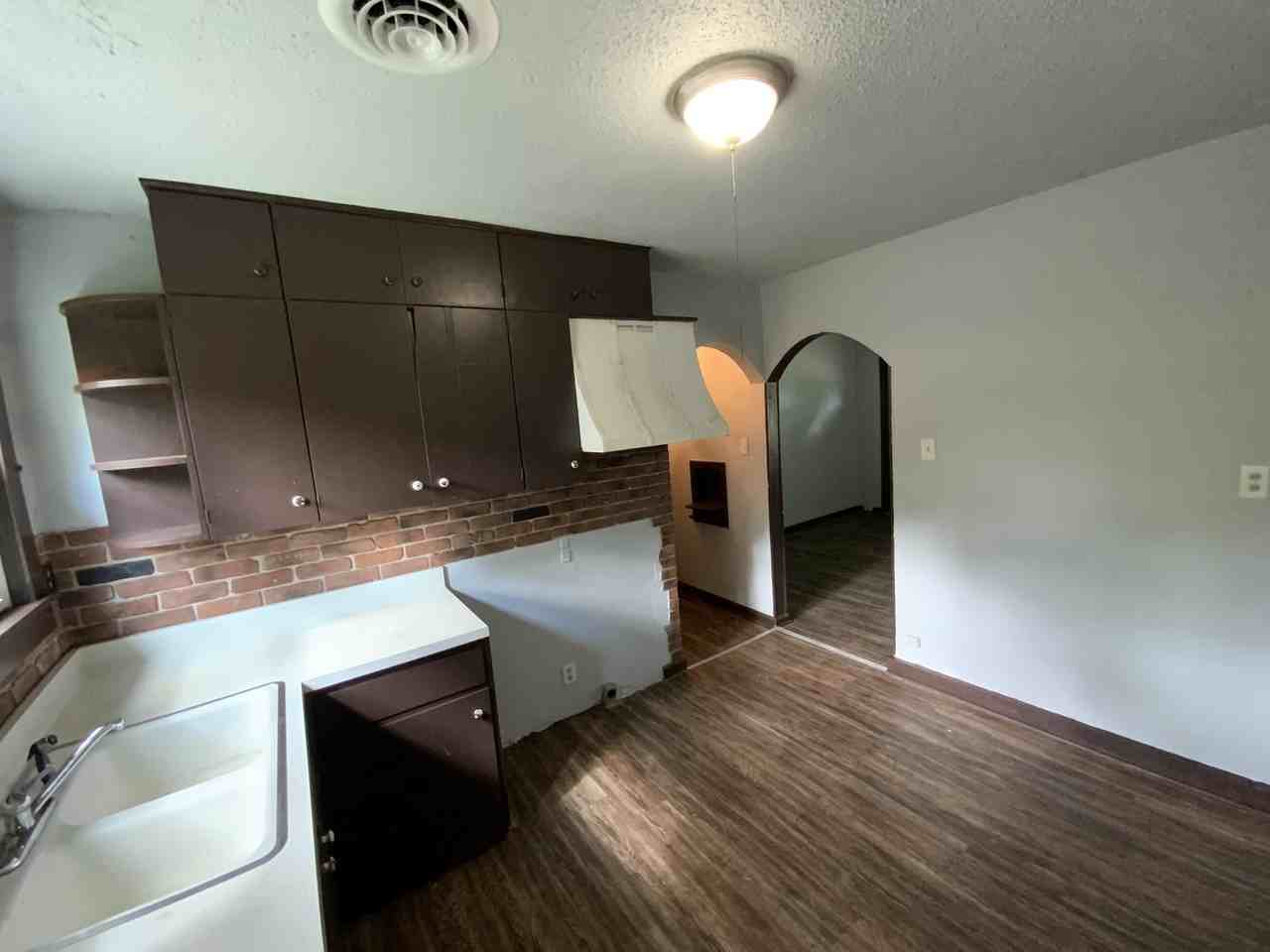 602 W English St #NA - Photo 3 of 11