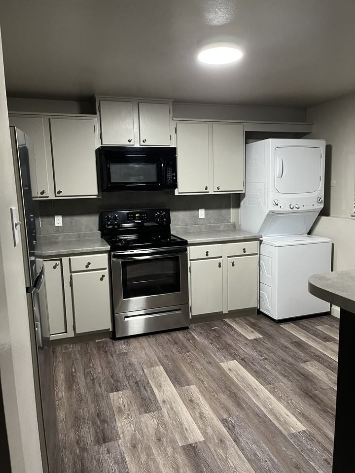 50 Barclay Dr #3 - Photo 3 of 11