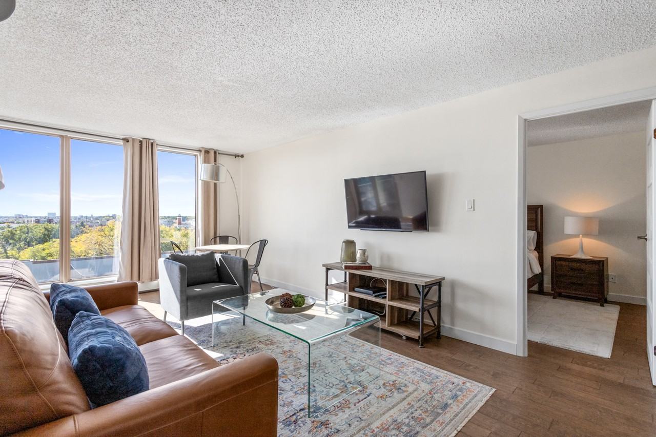 10149 704, 10149 Saskatchewan Drive Northwest #704 - Photo 4 of 39