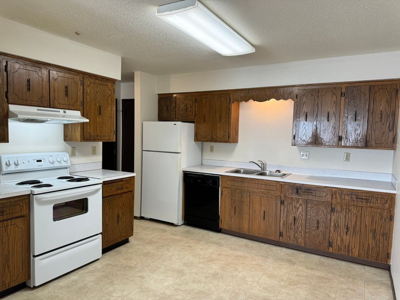 Ashwood II Apartments - Photo 2 of 40