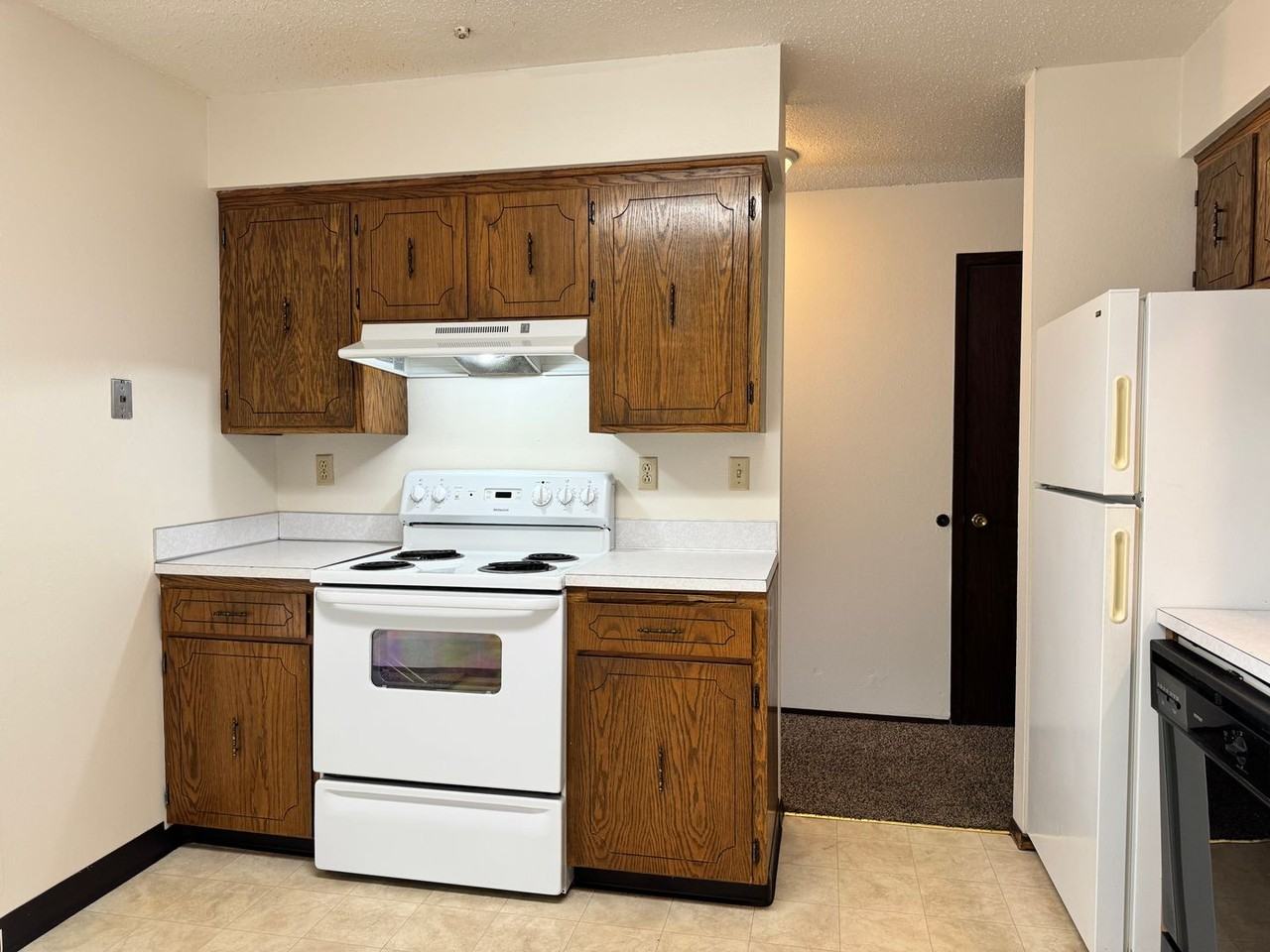 Ashwood II Apartments - Photo 3 of 40