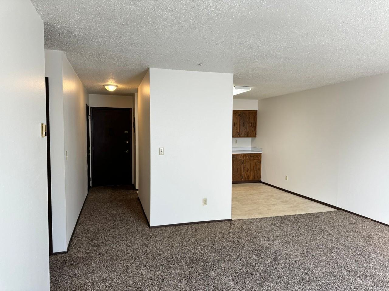 Ashwood II Apartments - Photo 5 of 40