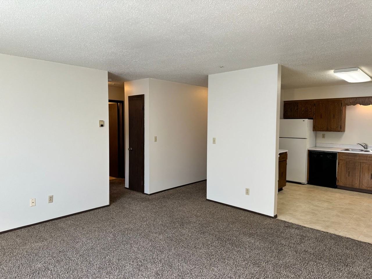 Ashwood II Apartments - Photo 6 of 40