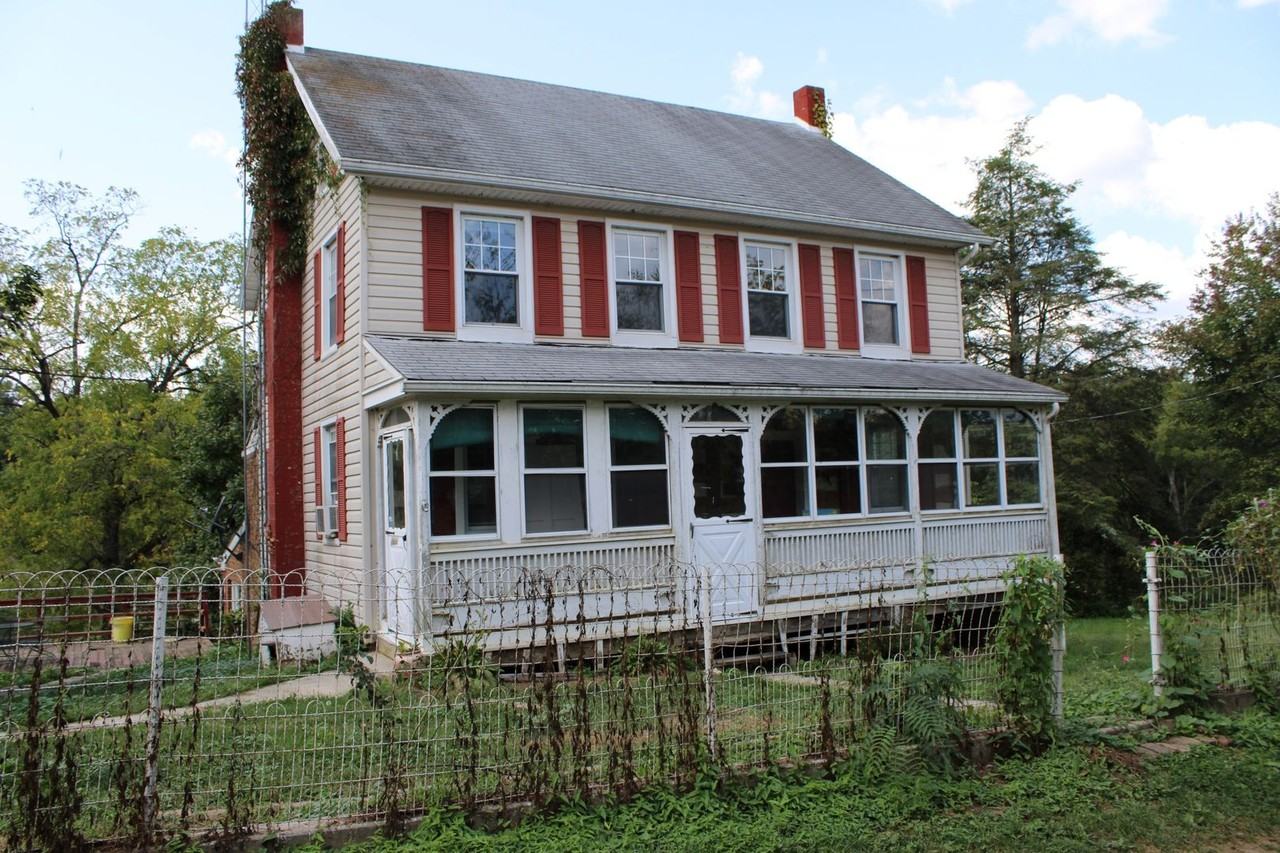 1686 Sinsheim Rd - Photo 2 of 24
