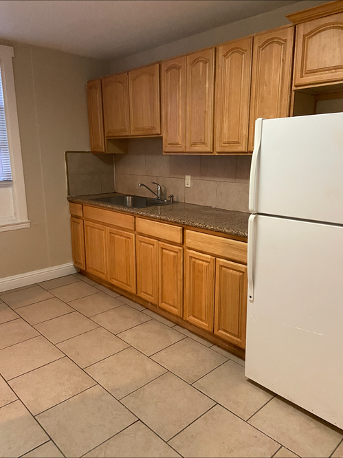 642 N Thorne Ave - Photo 4 of 15