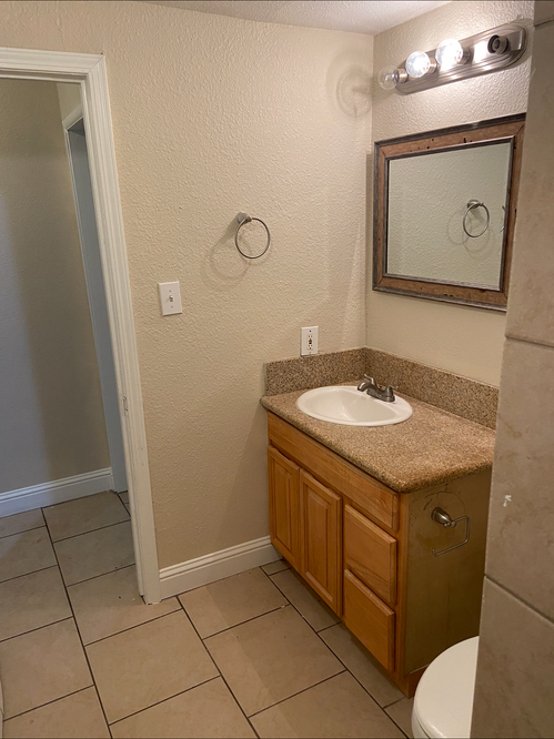 642 N Thorne Ave - Photo 7 of 15