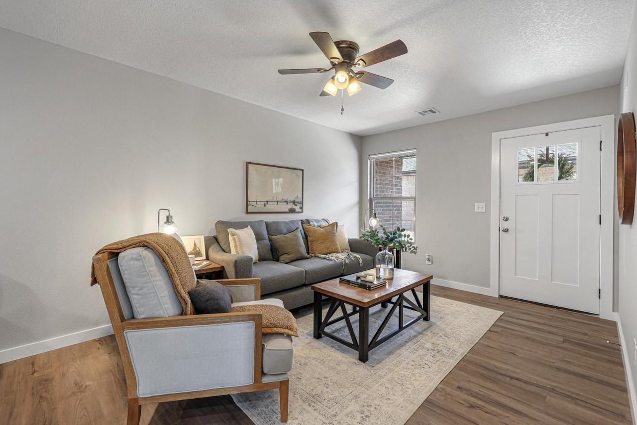 2912 White Rock Rd - Photo 2 of 17