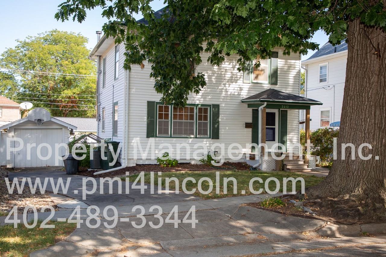 2412 Washington St - Photo 2 of 50