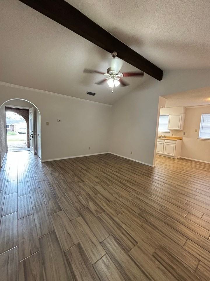 912 Vaughn Dr - Photo 5 of 12