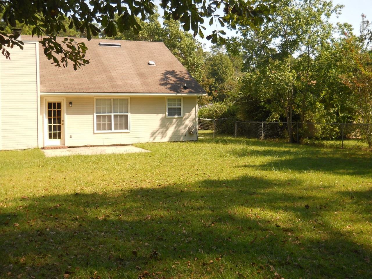 909 Pine Cone Cir - Photo 3 of 22