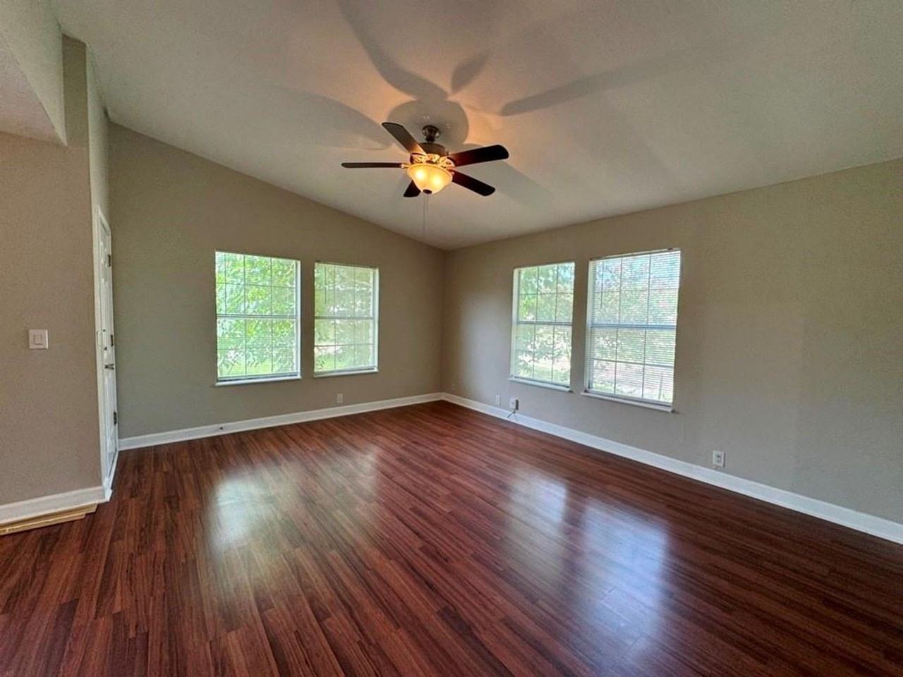 600 Seminole Rd - Photo 3 of 37