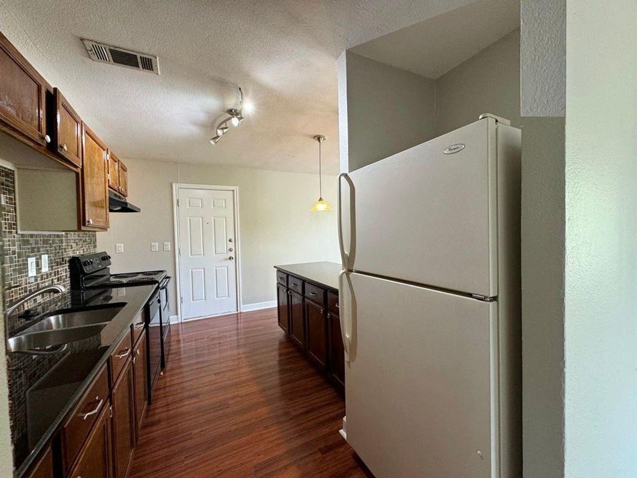 600 Seminole Rd - Photo 6 of 37